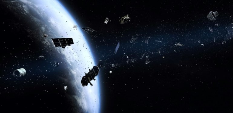 NASA açıkladı! Evin çatısına “uzay çöpü” düştü