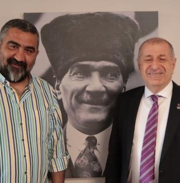 Eski Fenerbahçeli futbolcu Ümit Özat, Zafer Partisi’ne katıldı!