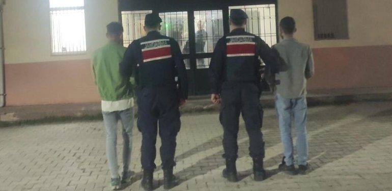 Halay çekerken bıçaklara sarıldılar: 4 yaralı