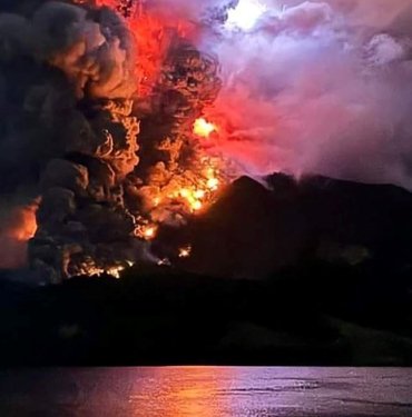Endonezya’daki Ruang Yanardağı patladı: Binlerce kişi tahliye edilecek