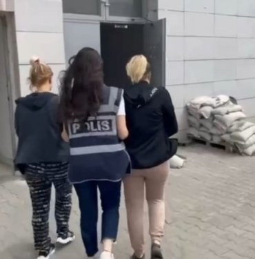 Dil düşürme yöntemiyle hırsızlık yapan kadınlar tutuklandı