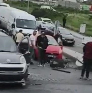 Arnavutköy’de trafik kazaları: 1 ölü, 8 yaralı