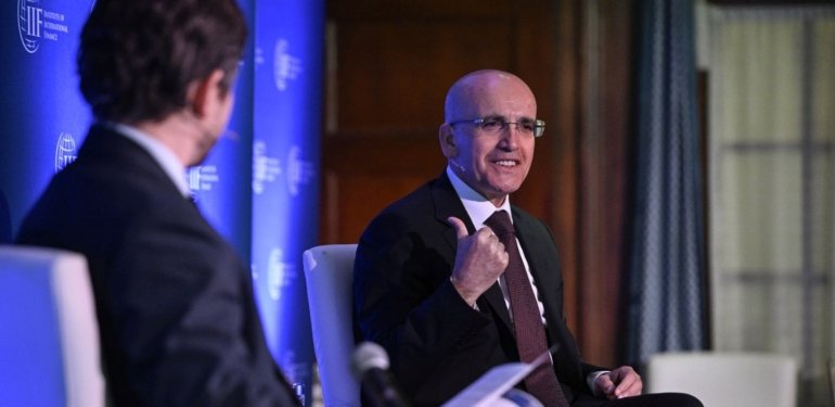 Bakan Şimşek: Harcamaları kontrol edecek ve kesintiye gideceğiz