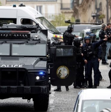 Paris’teki İran Konsolosluğu’nda canlı bomba alarmı