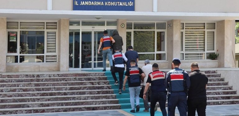 Mersin’de yasa dışı bahis operasyonu: 5 gözaltı