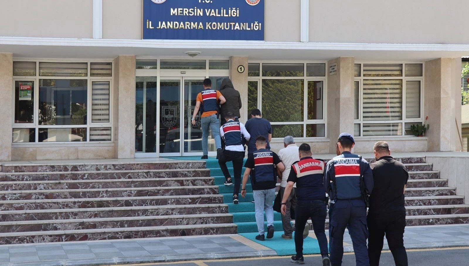 Mersin’de yasa dışı bahis operasyonu: 5 gözaltı