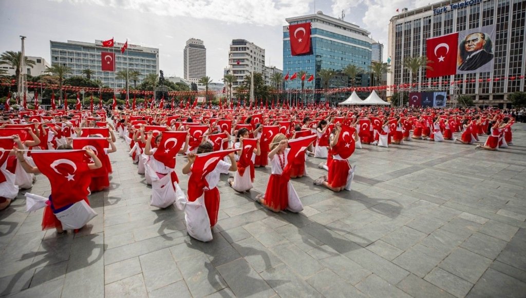 İzmir’de 23 Nisan’da toplu ulaşım ücretsiz