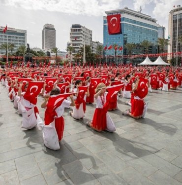 İzmir’de 23 Nisan’da toplu ulaşım ücretsiz