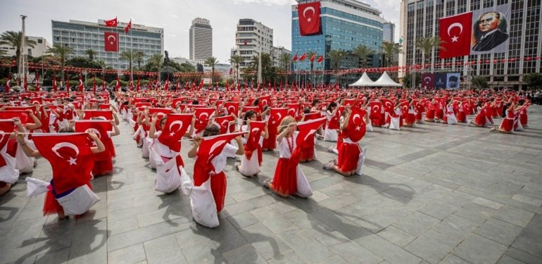 İzmir’de 23 Nisan’da toplu ulaşım ücretsiz