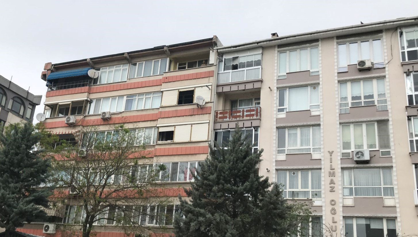 6’ncı kattan düşüp ağır yaralandı