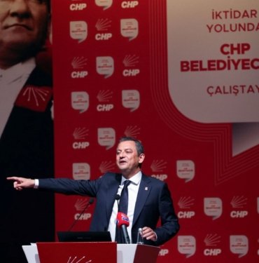 CHP’de yerel yönetimler çalıştayında Özel’den uyarılar