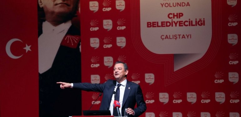 CHP’de yerel yönetimler çalıştayında Özel’den uyarılar