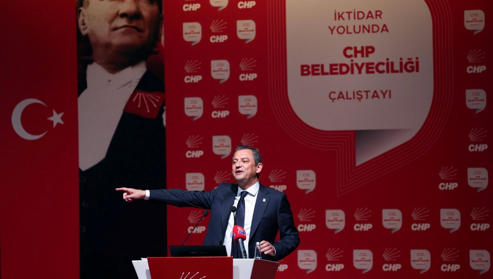 CHP’de yerel yönetimler çalıştayında Özel’den uyarılar