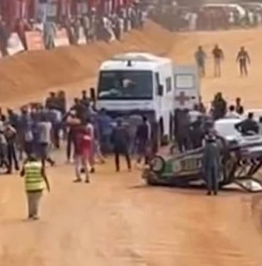 Sri Lanka’da yarış otomobili seyircilerin arasına daldı: 7 kişi öldü
