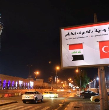 Irak’ta Cumhurbaşkanı Erdoğan’ın ziyareti öncesi caddelere Türk bayrağı asıldı