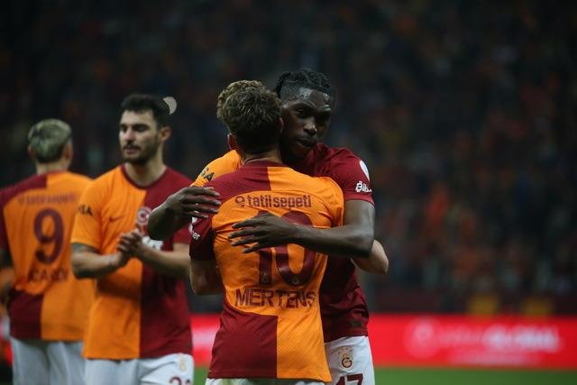 Galatasaray Pendikspor virajını da 3 puanla döndü! Sarı-Kırmızılılar rekor üstüne rekor kırarak tarihe geçti