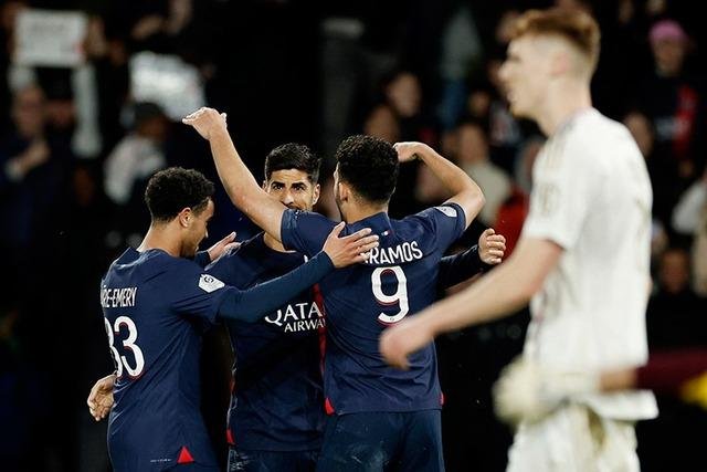 Ligue 1 lideri PSG, Lyon