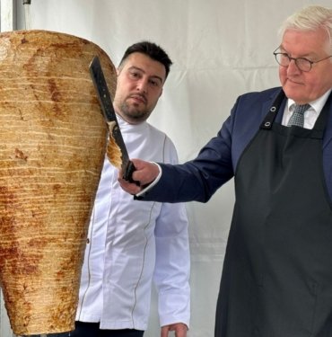 Almanya Cumhurbaşkanı İstanbul’da döner kesti, konuklar kuyruğa girdi