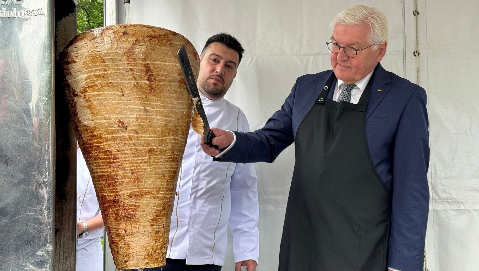 Almanya Cumhurbaşkanı İstanbul’da döner kesti, konuklar kuyruğa girdi