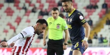 Fenerbahçe şampiyonluk yolunda ağır yara aldı! Sivas deplasmanından alınan sonuçla birlikte Galatasaray ile puan farkı 4