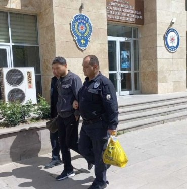 Engelli komşusunun burnunu kırıp, sıcak su ile yaktı