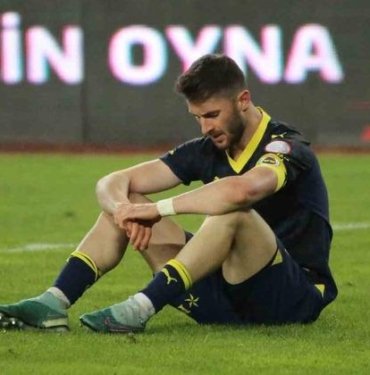 Fenerbahçeli futbolcular maç sonu üzüntü yaşadı