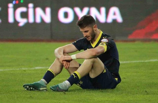 Fenerbahçeli futbolcular maç sonu üzüntü yaşadı
