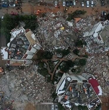 51 kişiye mezar olan Furkan Apartmanı’nın taşıyıcı kolonları kesilmiş