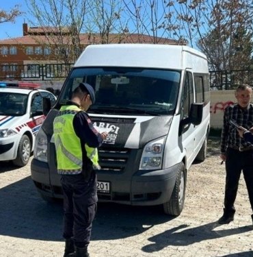 Okul servislerine denetim: 17 bin 690 lira trafik cezası kesildi