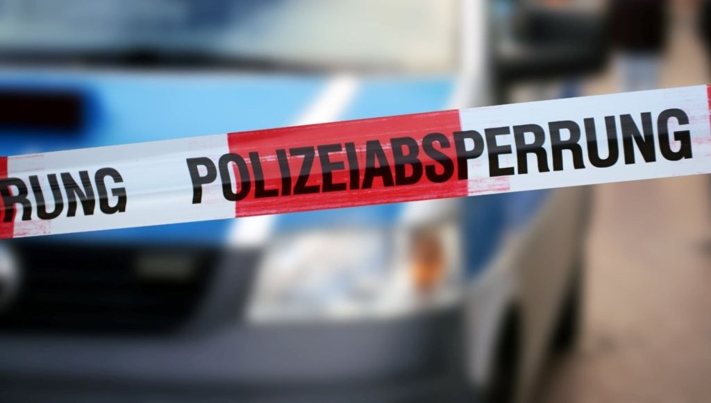 Almanya’da üniversitede kesici aletli bir kişi polis kurşunuyla öldü