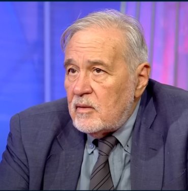 İlber Ortaylı THY uçağında rahatsızlandı: Sefer gecikmeli gerçekleşti