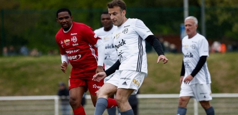 Macron futbol efsaneleriyle yardım maçı için sahada