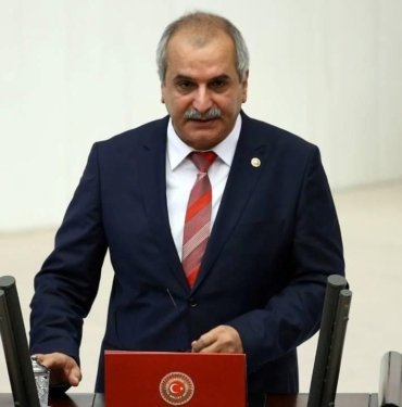 Eski İYİ Partili milletvekilini bıçaklayan kardeşine dava