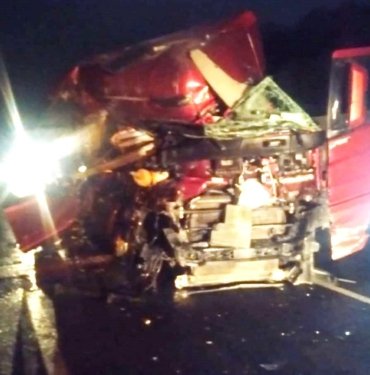 Süt yüklü tanker ile TIR çarpıştı: 3 yaralı