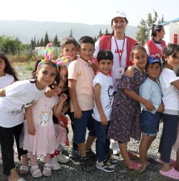 Depremzede çocuklara özel 23 Nisan şenliği