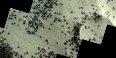 Mars zemininde, örümceğe benzeyen madde toplulukları gözlemlendi