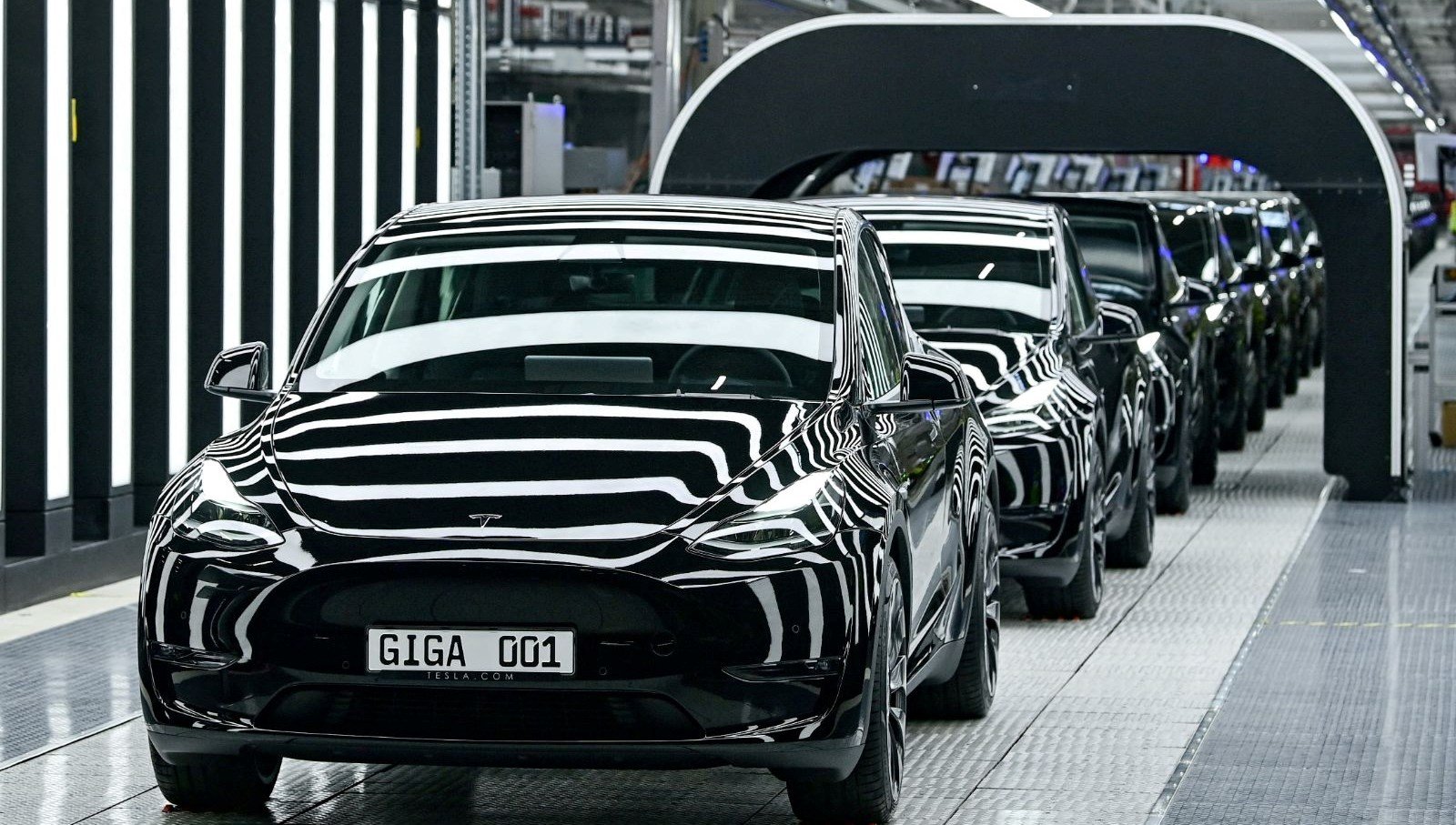 Tesla’ya otomatik pilot soruşturması