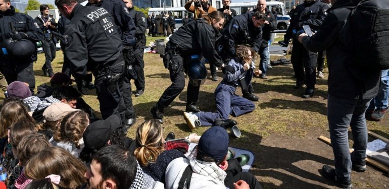 Berlin’de Gazze’ye destek kampına sert müdahale