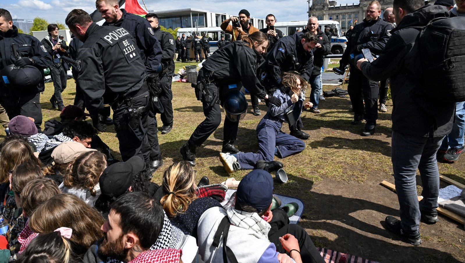 Berlin’de Gazze’ye destek kampına sert müdahale