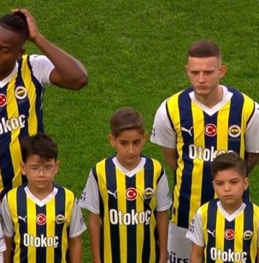 Fenerbahçe taraftarından maç başında tepki çeken hamle!