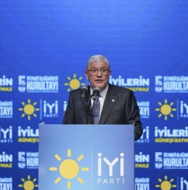 İYİ Parti’de kurultay heyecanı | Yeni Genel Başkan Müsavat Dervişoğlu oldu