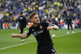 Derbi tarihinde bir daha kolay kolay yaşanmaz… Fenerbahçe tribünlerinden sürpriz hareket!