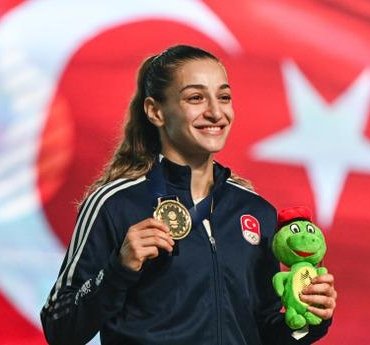 Buse Naz Çakıroğlu, üst üste üçüncü kez Avrupa şampiyonu oldu!