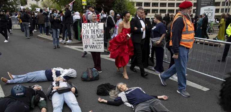 DERNEK YEMEĞİNE FİLİSTİN PROTESTOLARI DAMGA VURDU