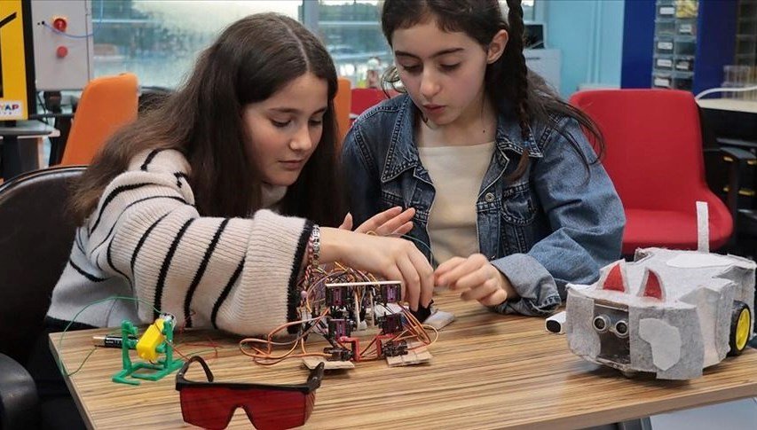 MEB’in yeni müfredatının ayrıntıları: Fen bilimleri dersleri “bilimsel keşif” odaklı kurgulandı