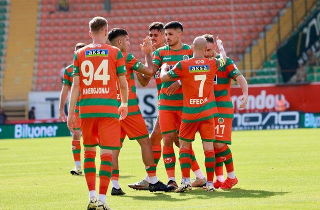 Alanyaspor, İstanbulspor