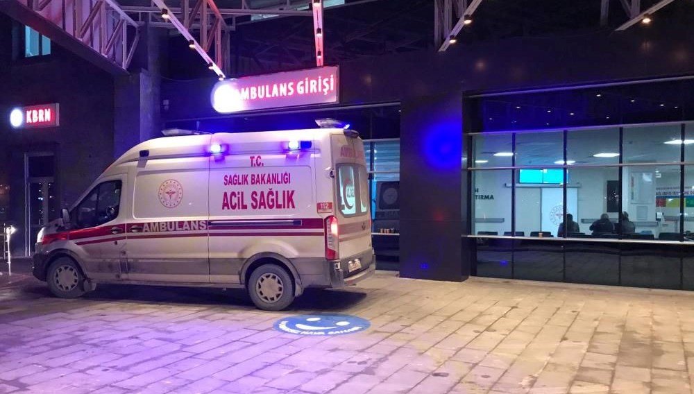 Siirt’te ayağını çapa makinesine kaptıran kişi ağır yaralandı