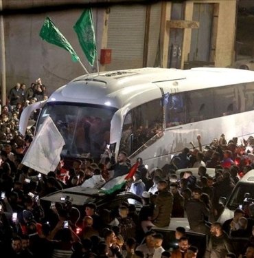 İsrail Savaş Kabinesi üyesinden, “esir takası anlaşması imzalanmazsa hükümetin düşebileceği” uyarısı