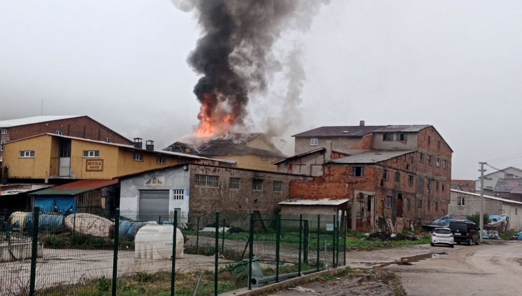 Bolu’da fabrika yangını