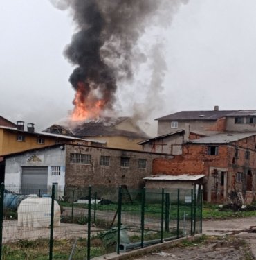 Bolu’da fabrika yangını